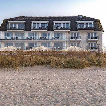 Отель Mein Strandhaus - Hotel, Restaurant & Schwimmbad Тиммендорфер-Штранд