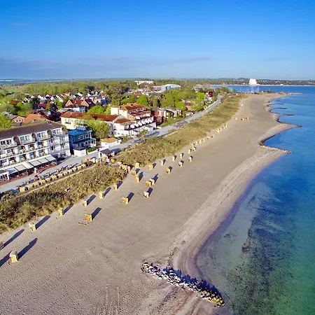 Mein Strandhaus - Hotel, Restaurant & Schwimmbad 酒店 蒂门多弗施特兰德