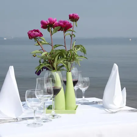 酒店 Mein Strandhaus - Hotel, Restaurant & Schwimmbad 蒂门多弗施特兰德