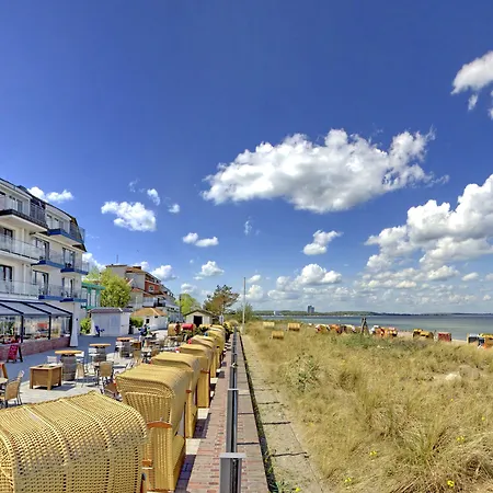 酒店 Mein Strandhaus - Hotel, Restaurant & Schwimmbad 蒂门多弗施特兰德