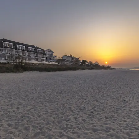 Mein Strandhaus - Hotel, Restaurant & Schwimmbad 酒店 蒂门多弗施特兰德
